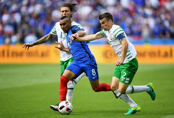 Dimitri Payet trong trận Pháp thắng CH Ailen